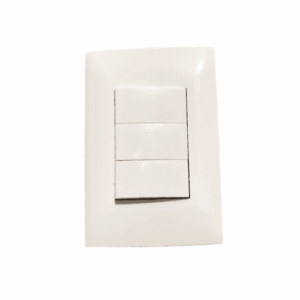 INTERRUPTOR TRIPLE 10 AMPERES 110-250V. BLANCO LEVINTON