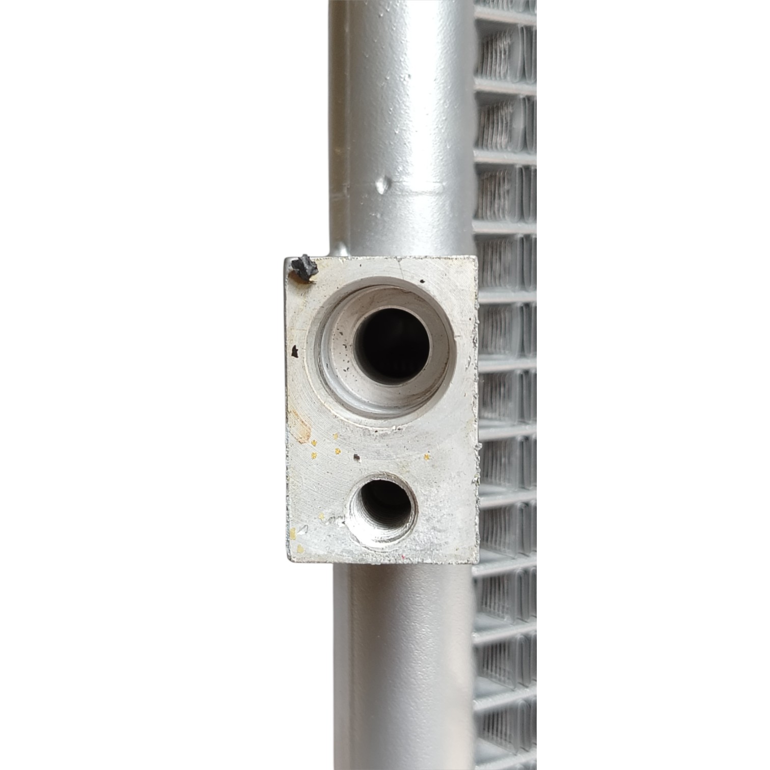 CONDENSADOR NISSAN SENTRA 00-01 (UAC CN-4980PFC) - Imagen 3